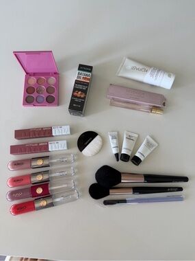 BUNDLE OF MAKE UP never used KOPARI - Kiko & Mabelline super stay lipsticks